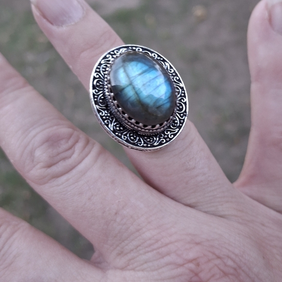New Labradorite 925 Silver Statement Ring. - Picture 11 of 13